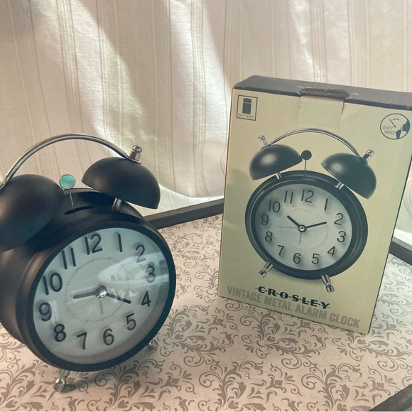 NIB Vintage Crosley Metal Double Bell Battery Powered Alarm Clock - Picture 4 of 4